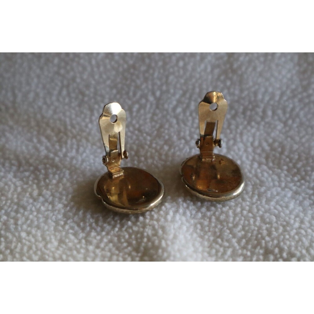 Vintage Gold Tone Bergere Signed Mother Of Pearl Clip-On Earrings 0.75" - Picture 8 of 11